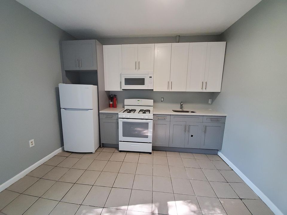 1st image of 119 Seymour Ave Floor 2