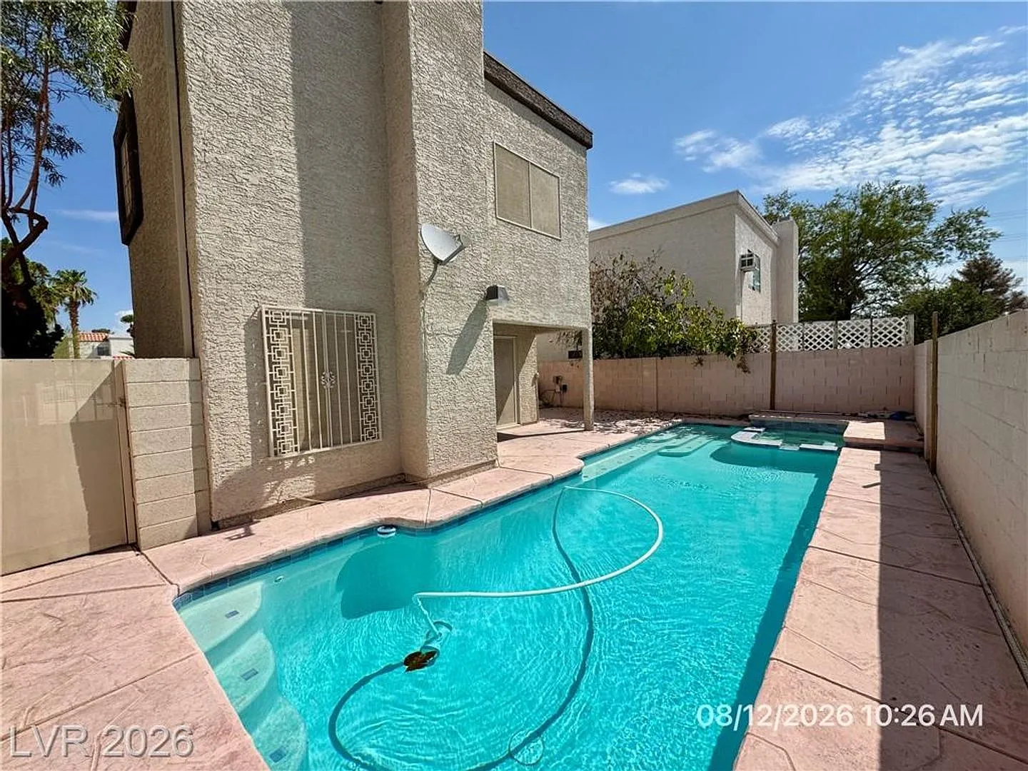Beautiful 4BR Home with Private Pool & Cul-de-Sac Location — Photo 4