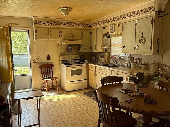 3rd image of 1106 Wilson Memorial Trl