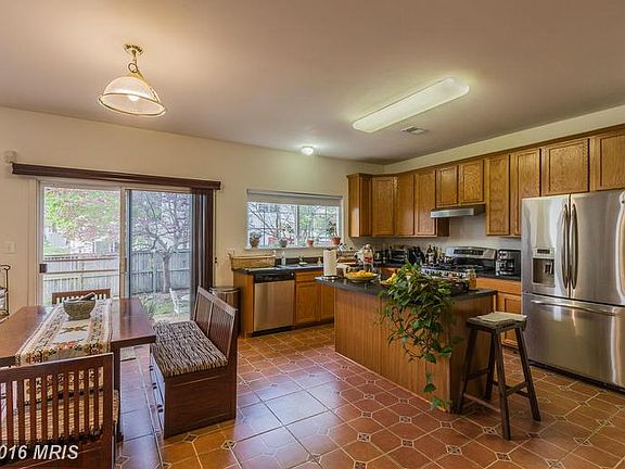 5th image of 609 Marshall Dr NE