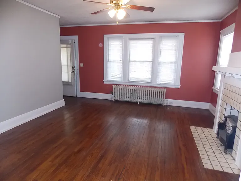 819 Cherry St — Photo 3