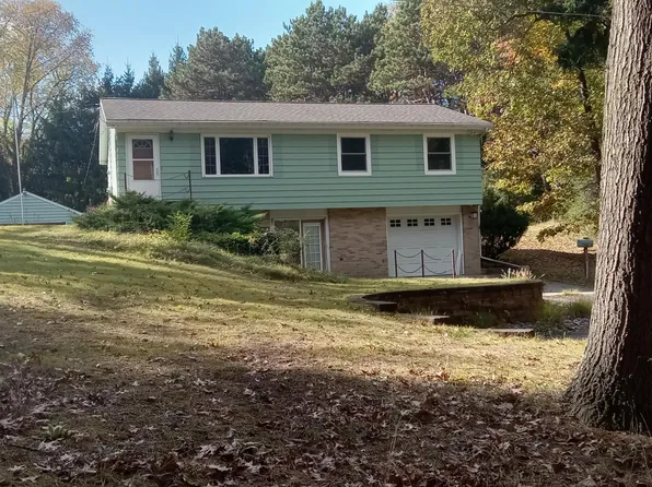 7249 Chandler Dr NE, Belmont, MI 49306