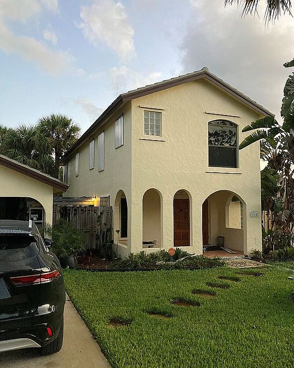 1st image of 115 Riverview Dr
