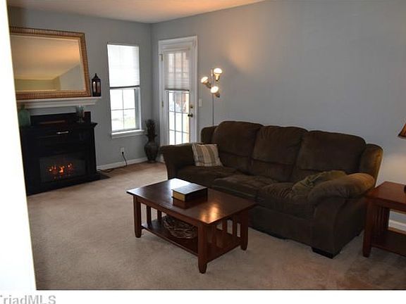 5th image of 808 Ashebrook Dr APT A