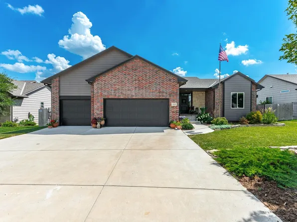 2219 E Birchwood Ct, Derby, KS 67037