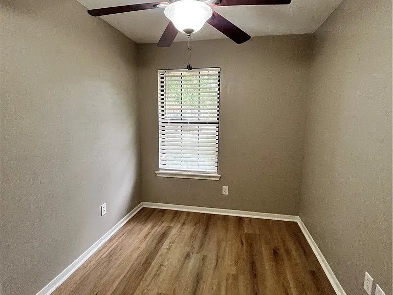 4005 Windswept Dr — Photo 11