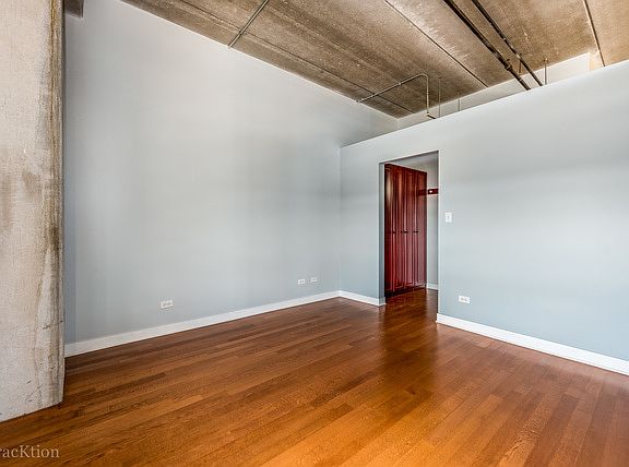 5th image of 811 W 15th Pl Unit 715