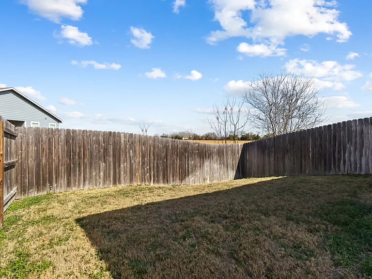 636 Heathers Way — Photo 21