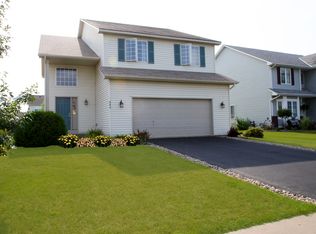 686 Riesgraf Rd, Carver, MN 55315