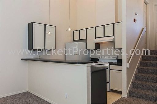 5th image of 4719 NW Walgren Dr #D103