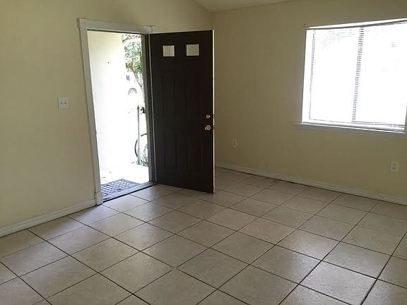 4th image of 1143 Old South Dr