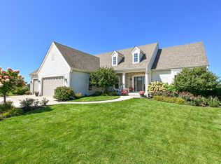 2946 Makou Trl, Waukesha, WI 53189
