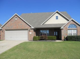 1211 Lexington Cir, Springdale, AR 72762