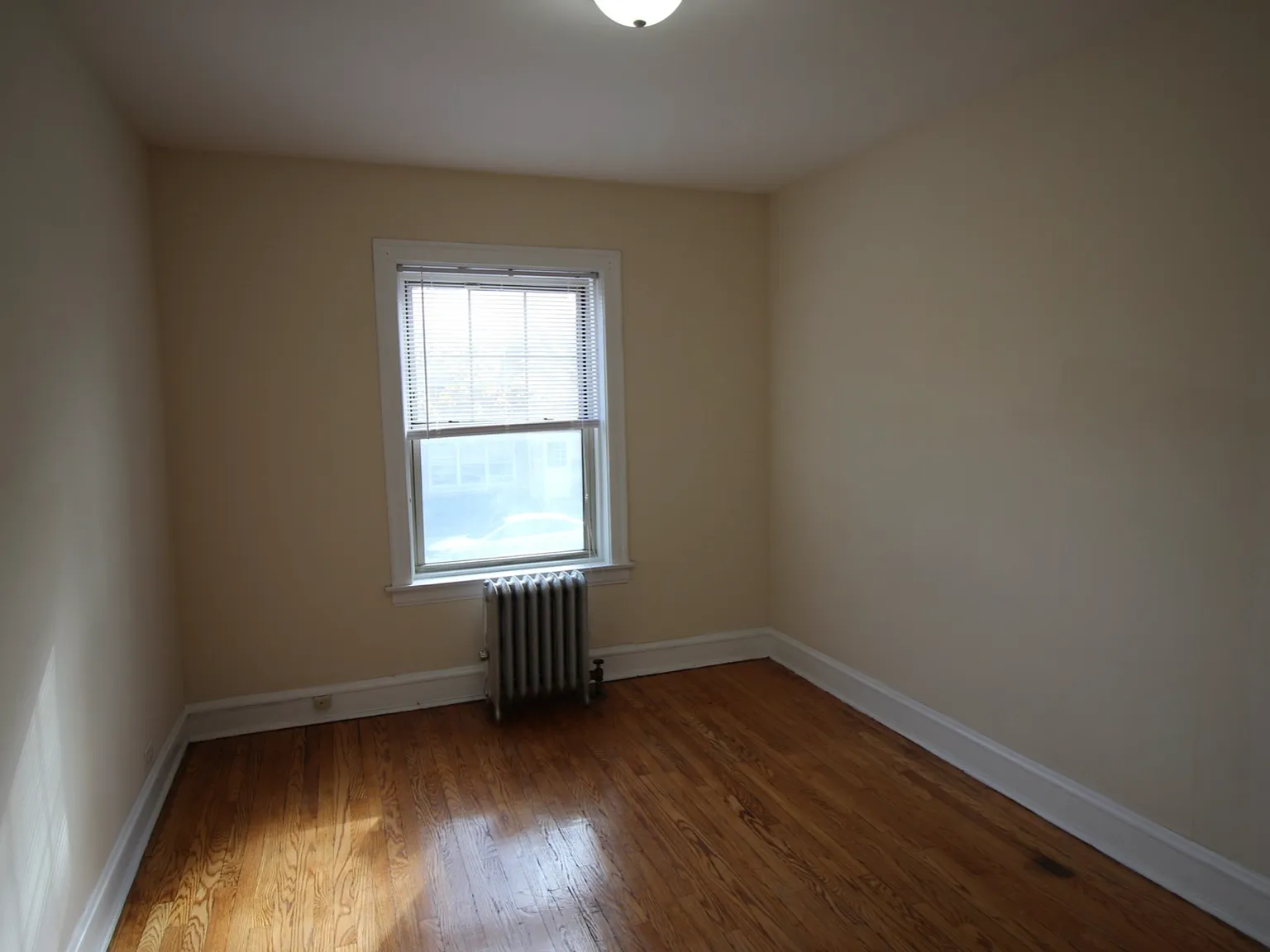 2 bed, 800 sqft, $1,600 — Photo 2