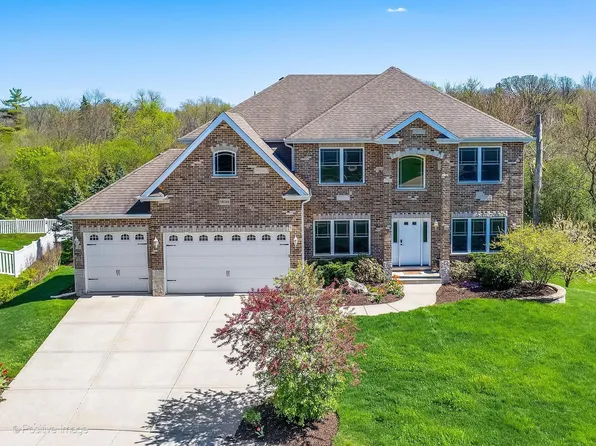 1N345 Blue Ridge Ct, Wheaton, IL 60187