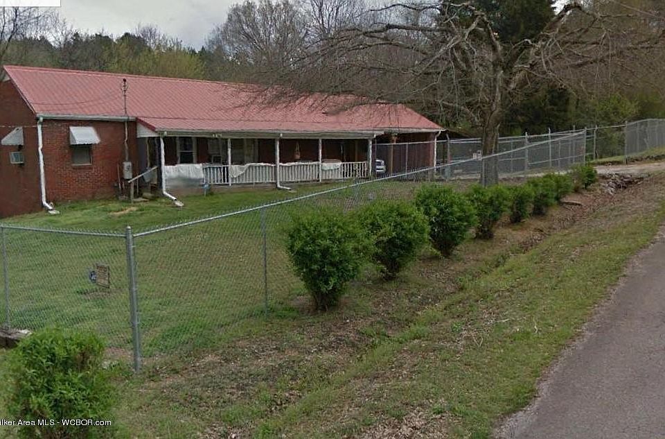 2nd image of 3004 Lakewood Dr