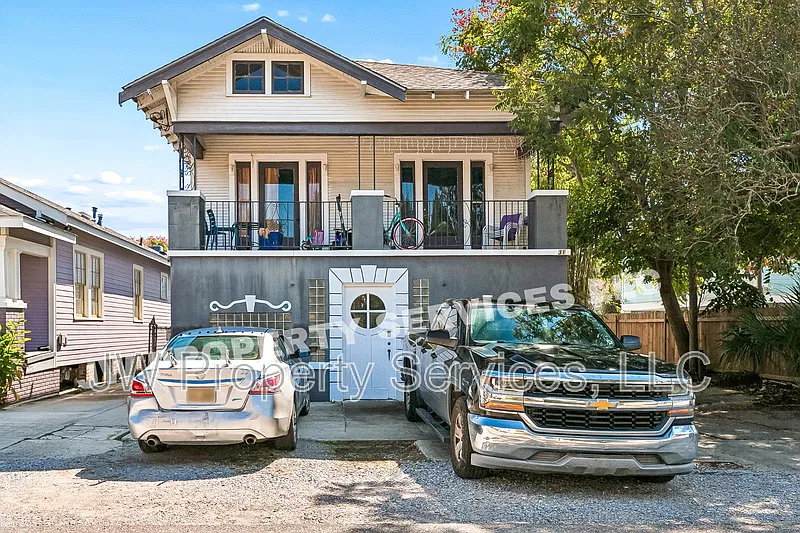 2 bed, 1.0 bath, $1,100 — Photo 1