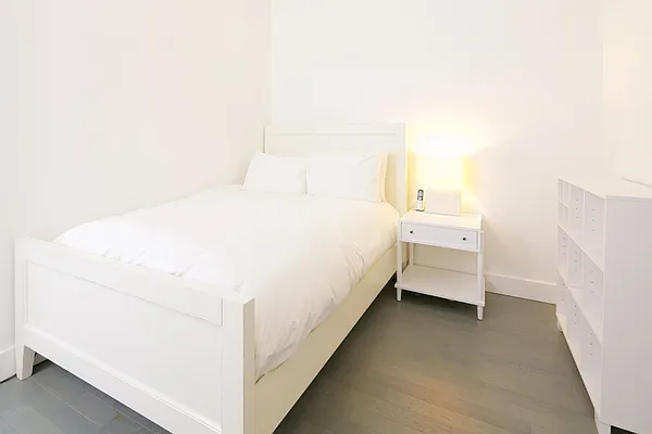 Rented by Landmark Manhattan Realty Corp | media 81