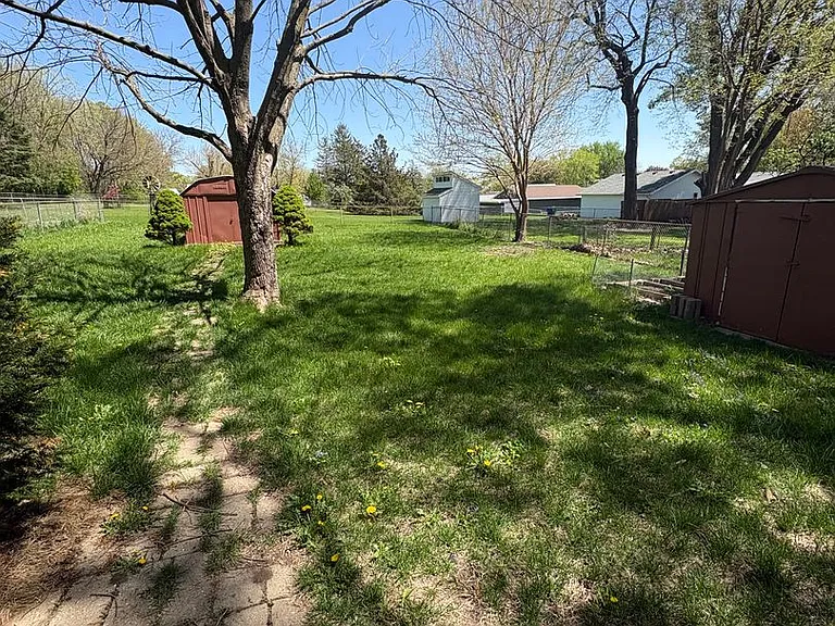 1139 Oregon St — Photo 16