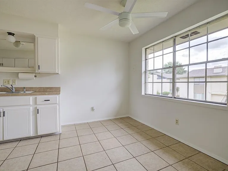 1717 E Lindsey St — Photo 19