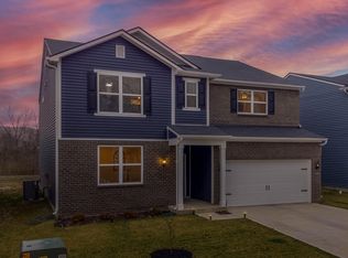 11906 Wooden Trace Dr, Louisville, KY 40229