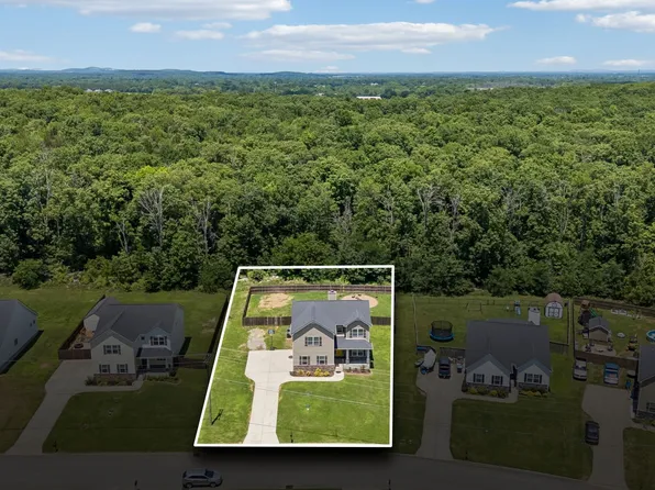 1138 Starhurst Dr, Murfreesboro, TN 37128