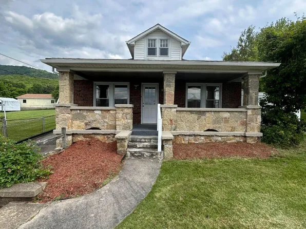 309 E Pennsylvania St, Covington, VA 24426