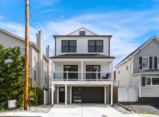 72 4th St, Highlands, NJ 07732