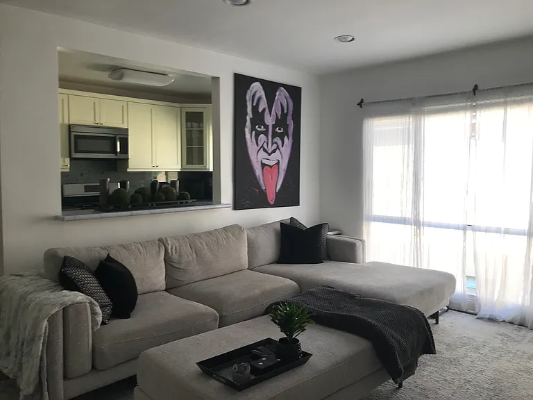 102 N Hayworth Ave #3 — Photo 8