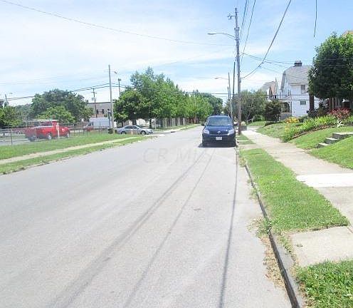 3rd image of 39-41 E Southwood Ave