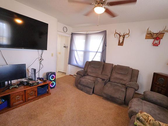 4th image of 321 East Cherry Street