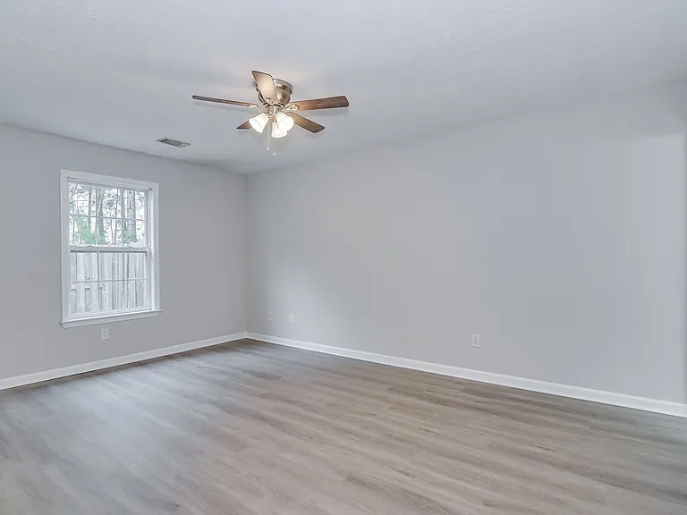 425 Long Needle Cir — Photo 14