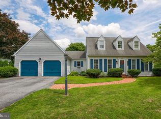 355 Hollytree Ct, Lancaster, PA 17601