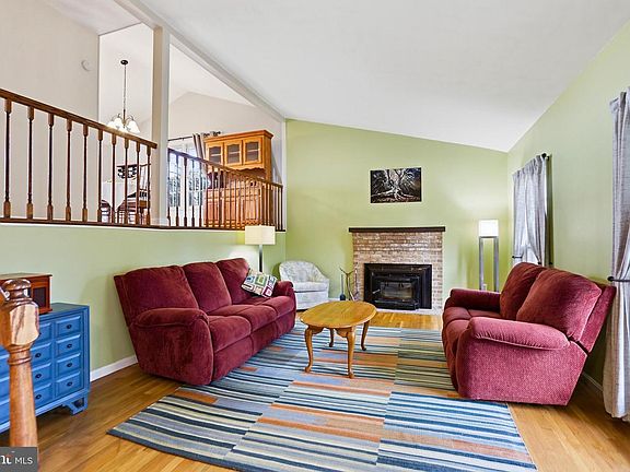 3rd image of 4708 Summit Point Rd