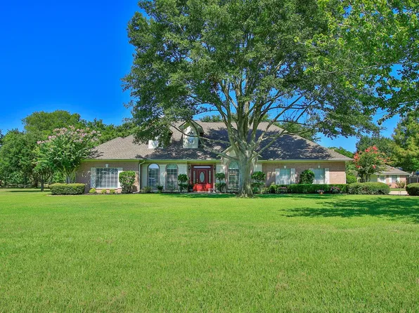 11461 Outpost Cove Dr, Willis, TX 77318