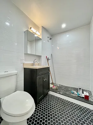 Rented by Zjama Realty Corp | media 23