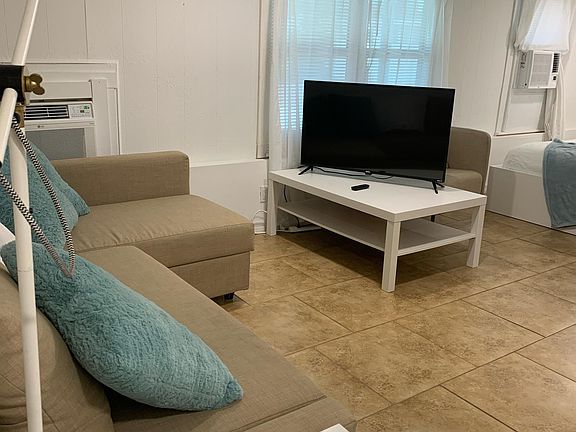 3rd image of 2610 Burlington Ave N #1