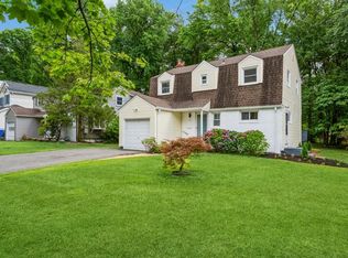 62 Buff Rd, Tenafly, NJ 07670