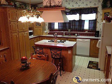 Beautiful 3 bedroom 2 bathroom trailer home, 1998, 1 owner