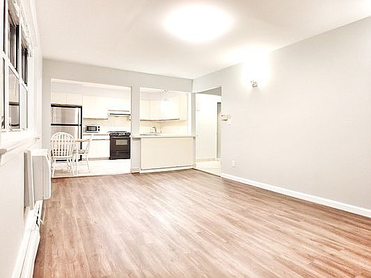1st image of 25-11 32nd St #2