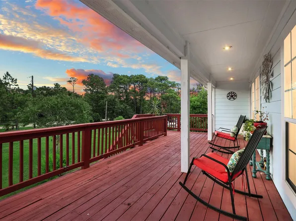 1003 S Country Club Dr, Shoreacres, TX 77571