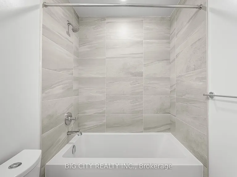 36 Brentcliffe Rd #201 — Photo 18