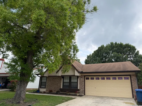 10626 Horn Blvd, San Antonio, TX 78240