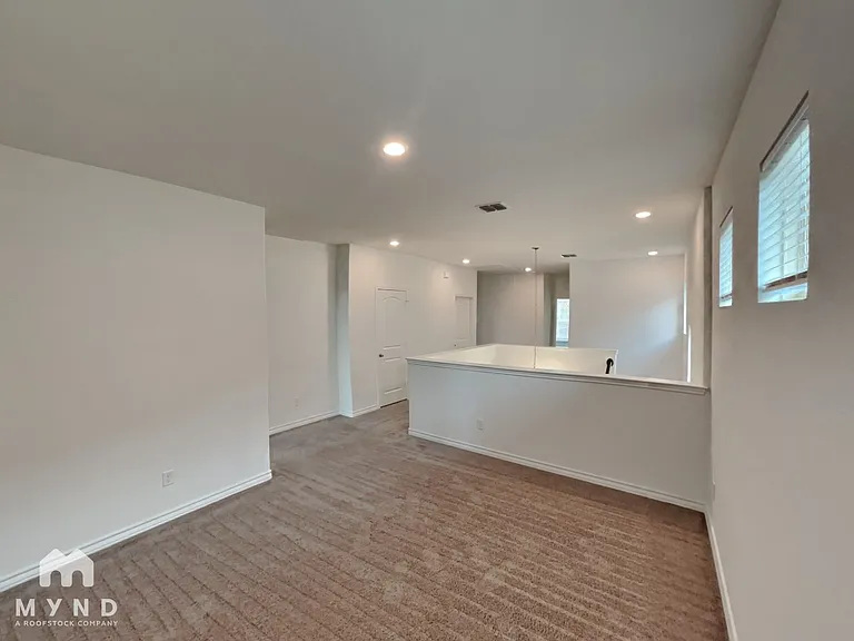 21535 Vista De Cristal — Photo 19