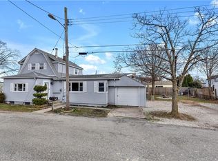 129 Gormley Ave, Portsmouth, RI 02871
