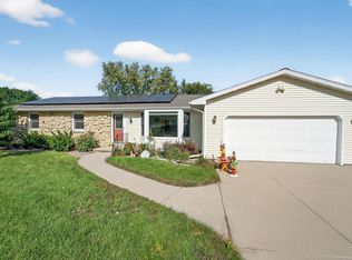 800 Forest View Dr, Verona, WI 53593