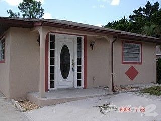 5324 Sholtz St front