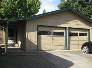 105 N Church St, Phoenix, OR 97535
