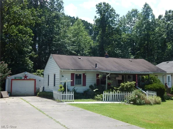2094 Uniondale Dr, Stow, OH 44224