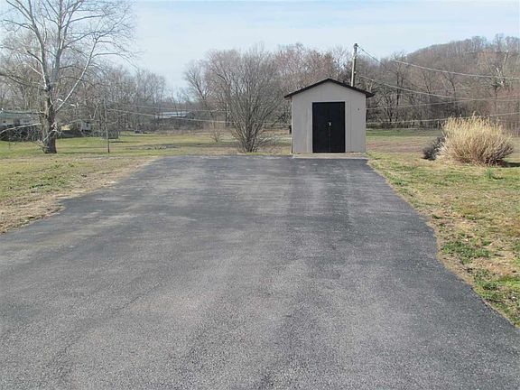 2nd image of 811 Cherrywood Ln